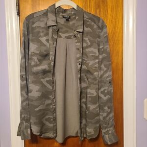 a.n.a Camo shirt, roll-up sleeves, size M